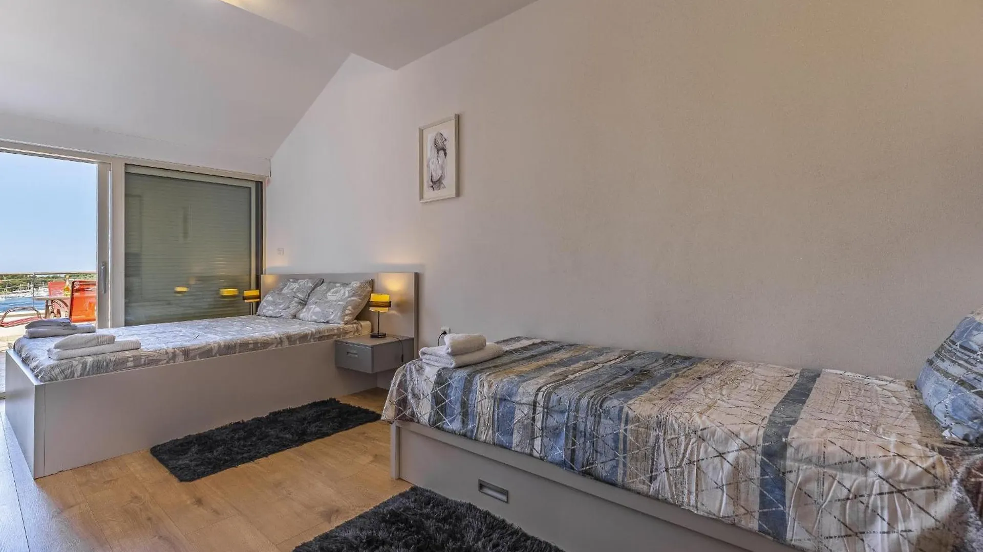 Apartment Leo Pjescana Uvala