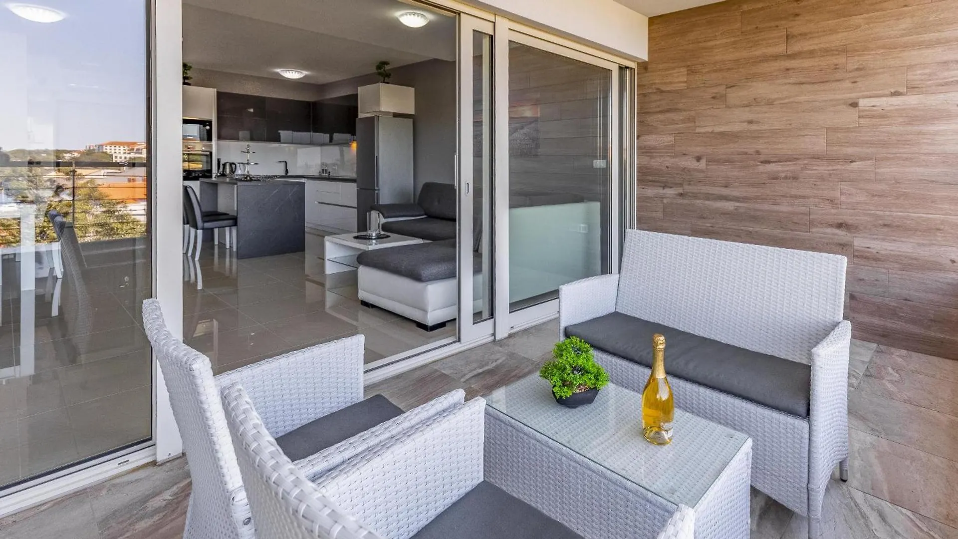 Apartment Leo Pjescana Uvala