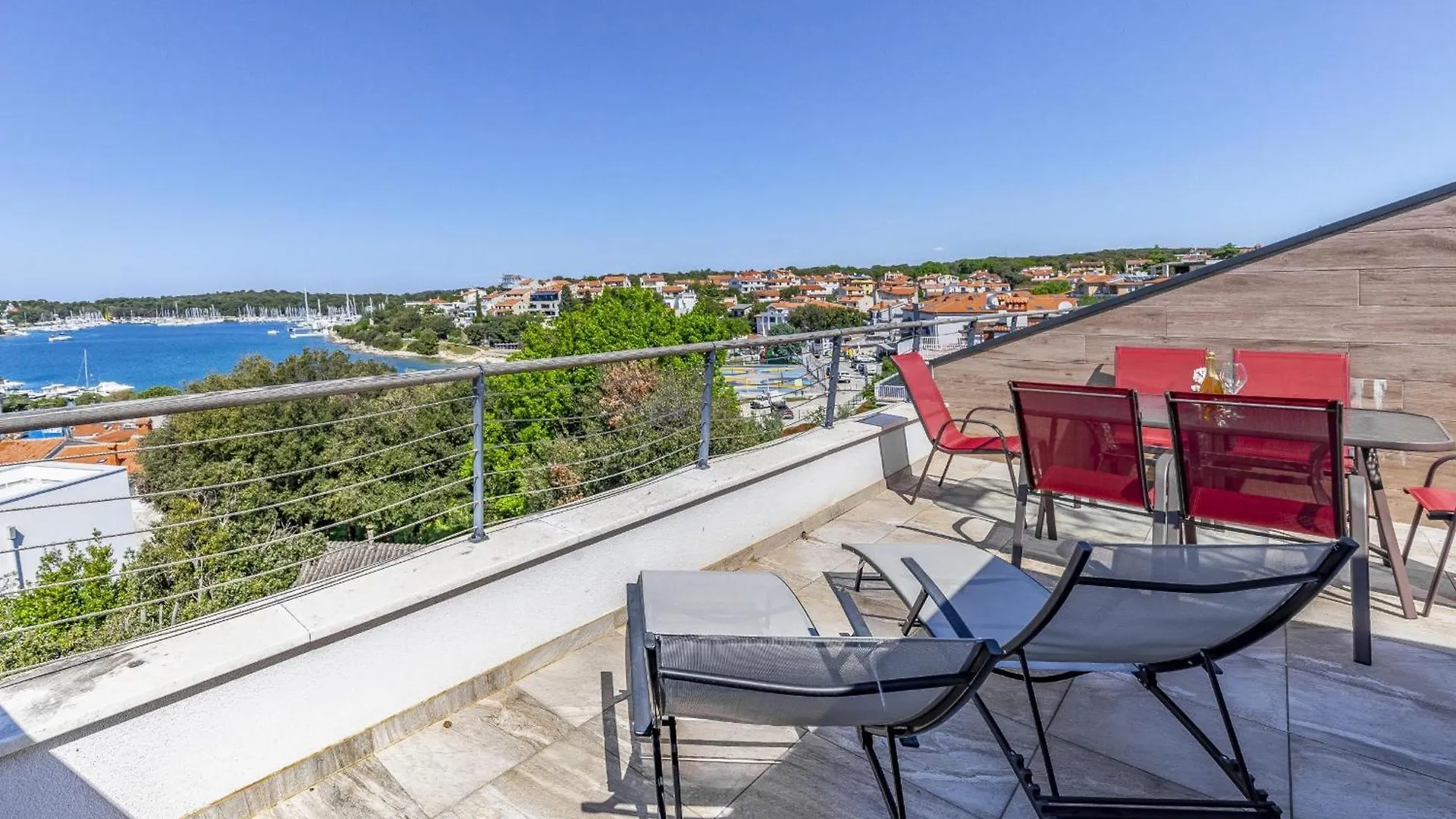 Apartment Leo Pjescana Uvala 0*,  Croatia