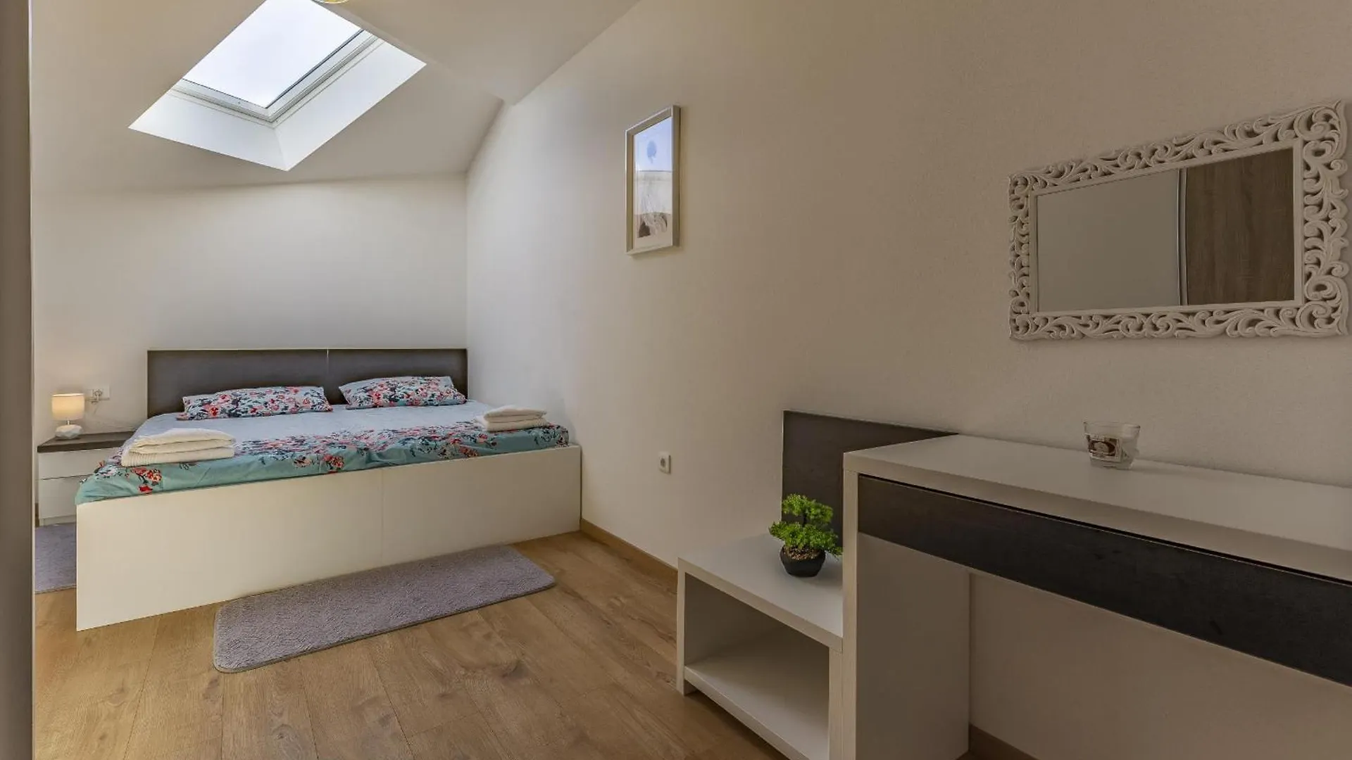 Apartment Leo Pjescana Uvala