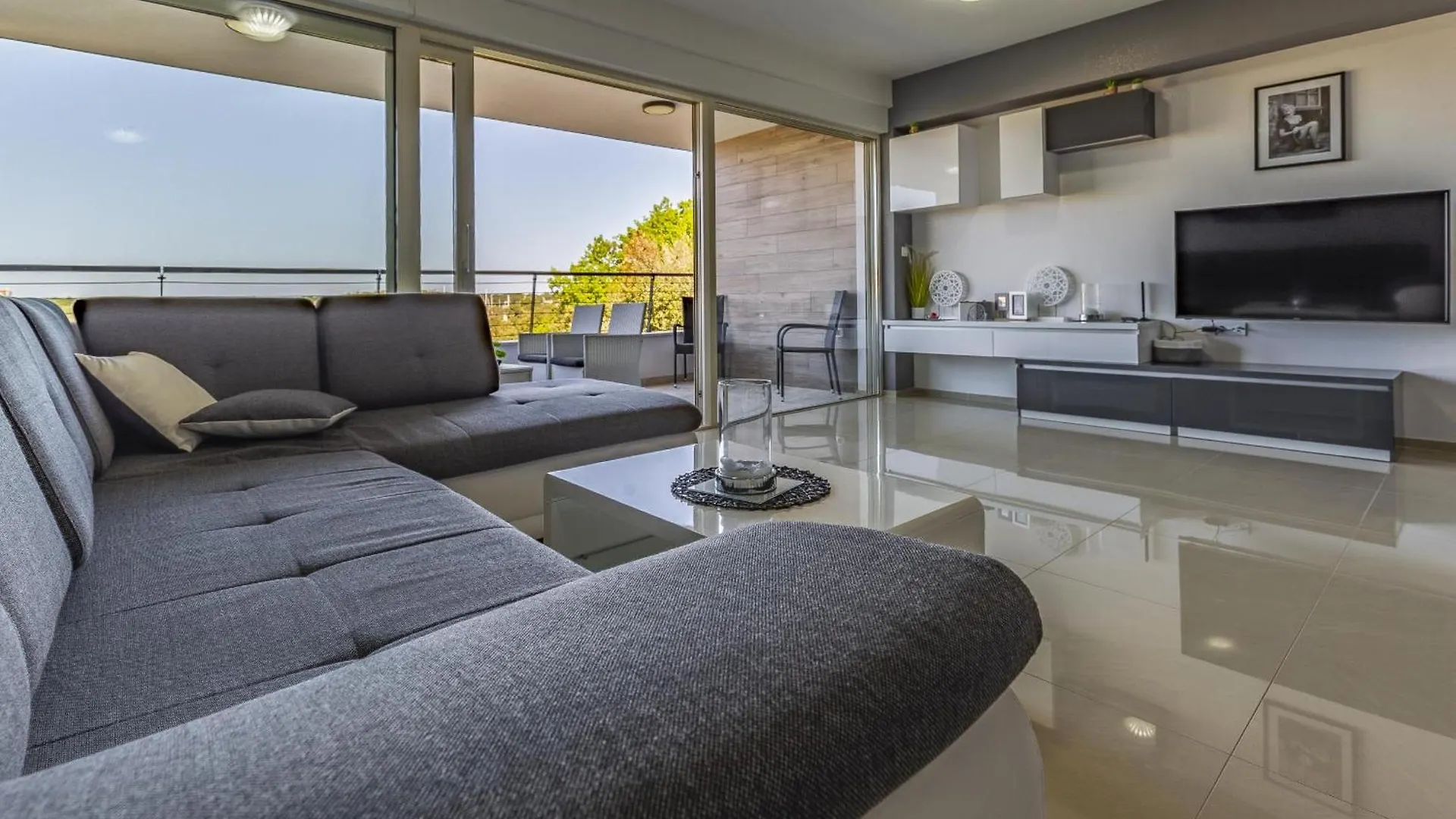Apartment Leo Pjescana Uvala