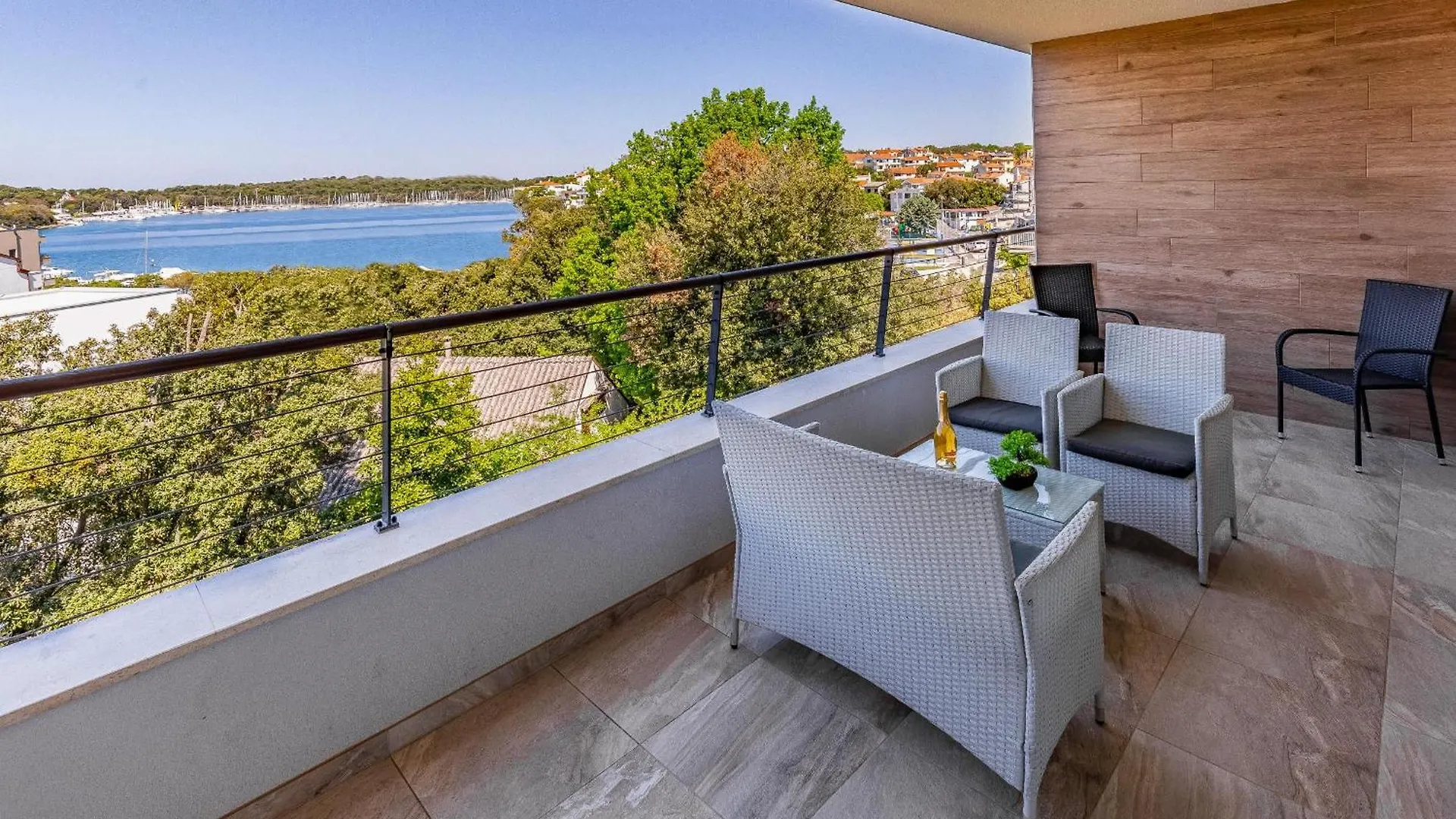 Apartment Leo Pjescana Uvala